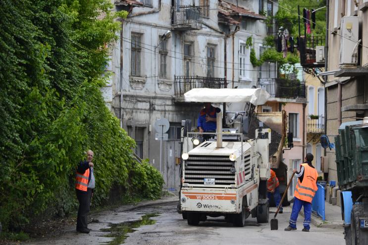 Частично ремонтират улица „Опълченска” по настояване на Даниел Панов