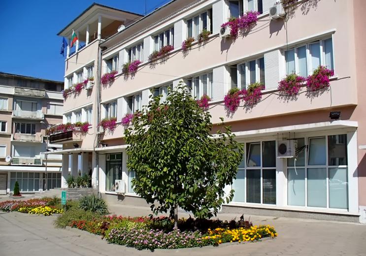 С тържествена програма Лясковец ще отбележи 24 май и изпращането на абитуриентите