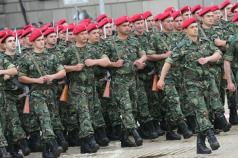 Обявени са свободни войнишки длъжности