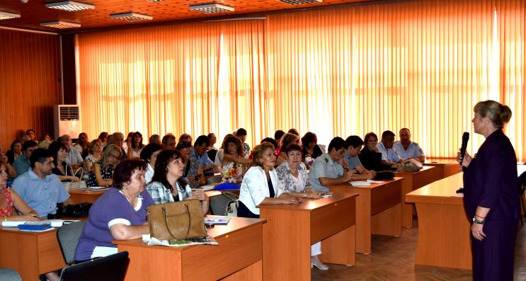 Областният управител се срещна с директорите на училища от областта