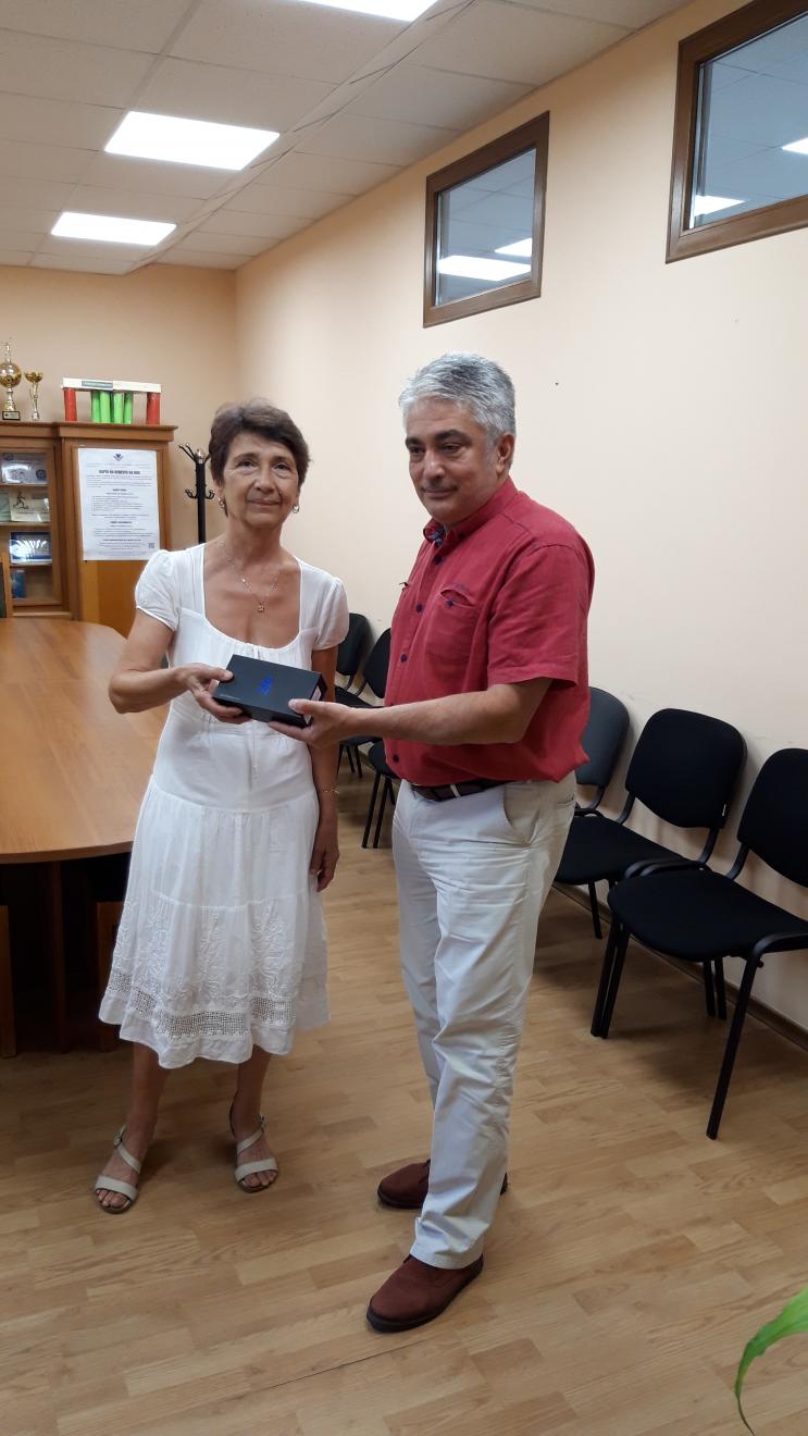 С касова бележка за 0,90 лв. 66-годишна спечели смартфон в Лотарията на НАП