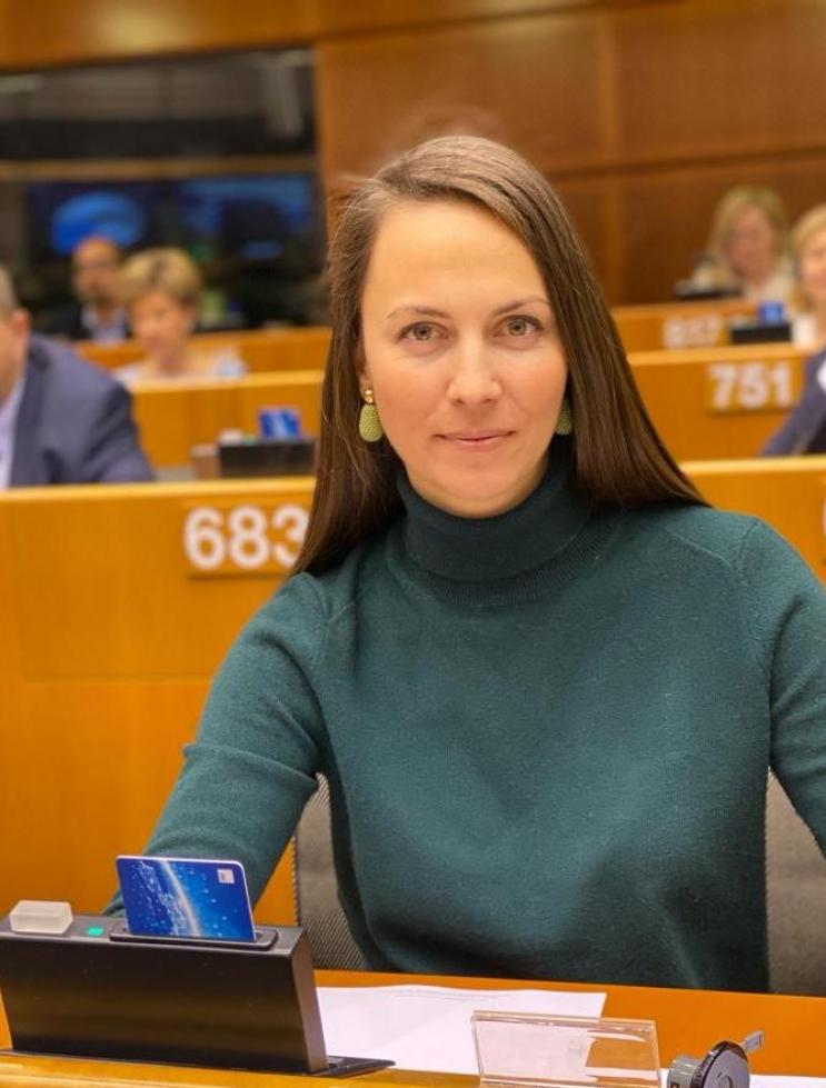 Ева Майдел: Следващата стъпка е проследяване и поставяне под карантина на контактни със заразени